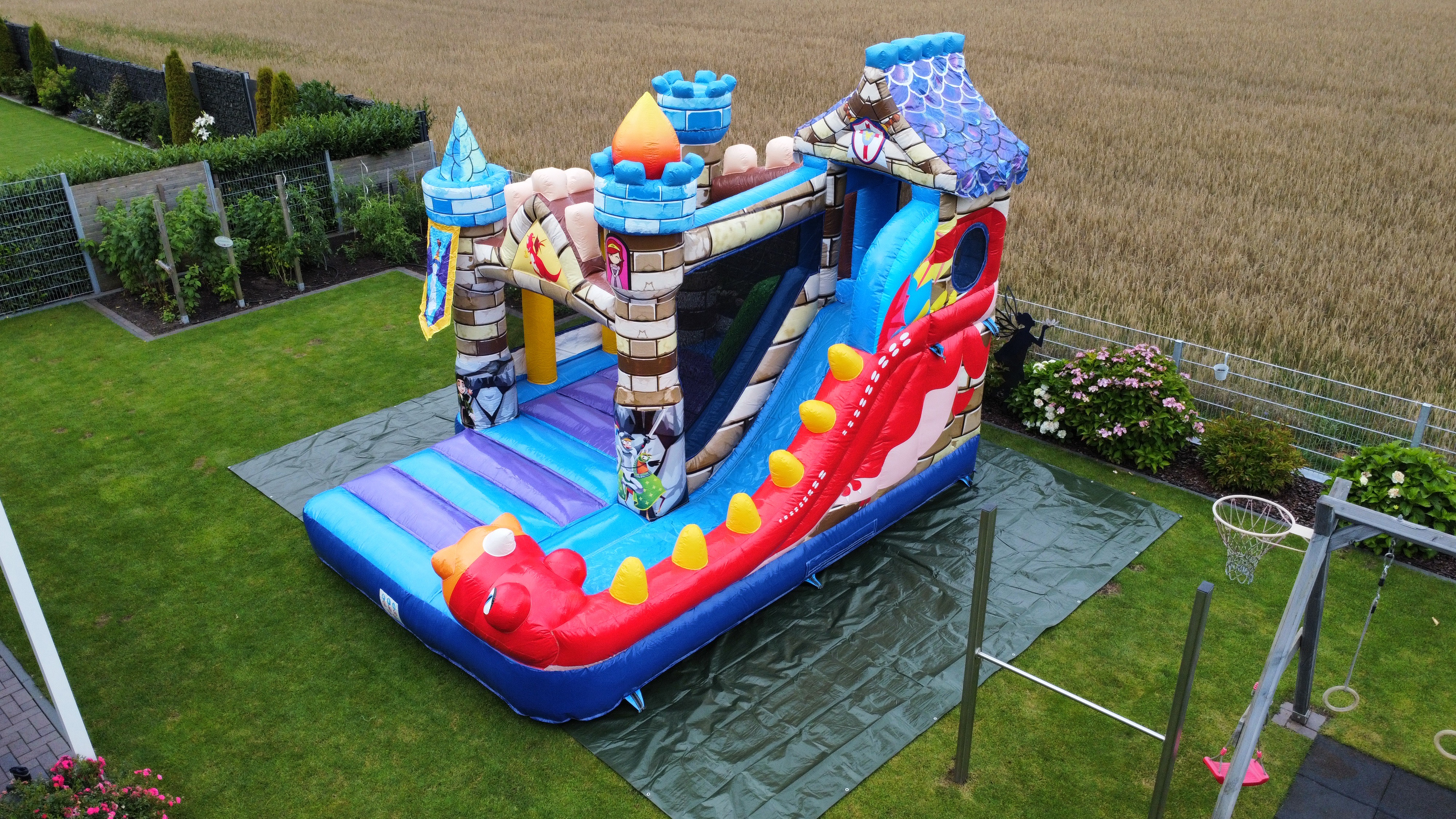 Ritterburg mit Drachenrutsche