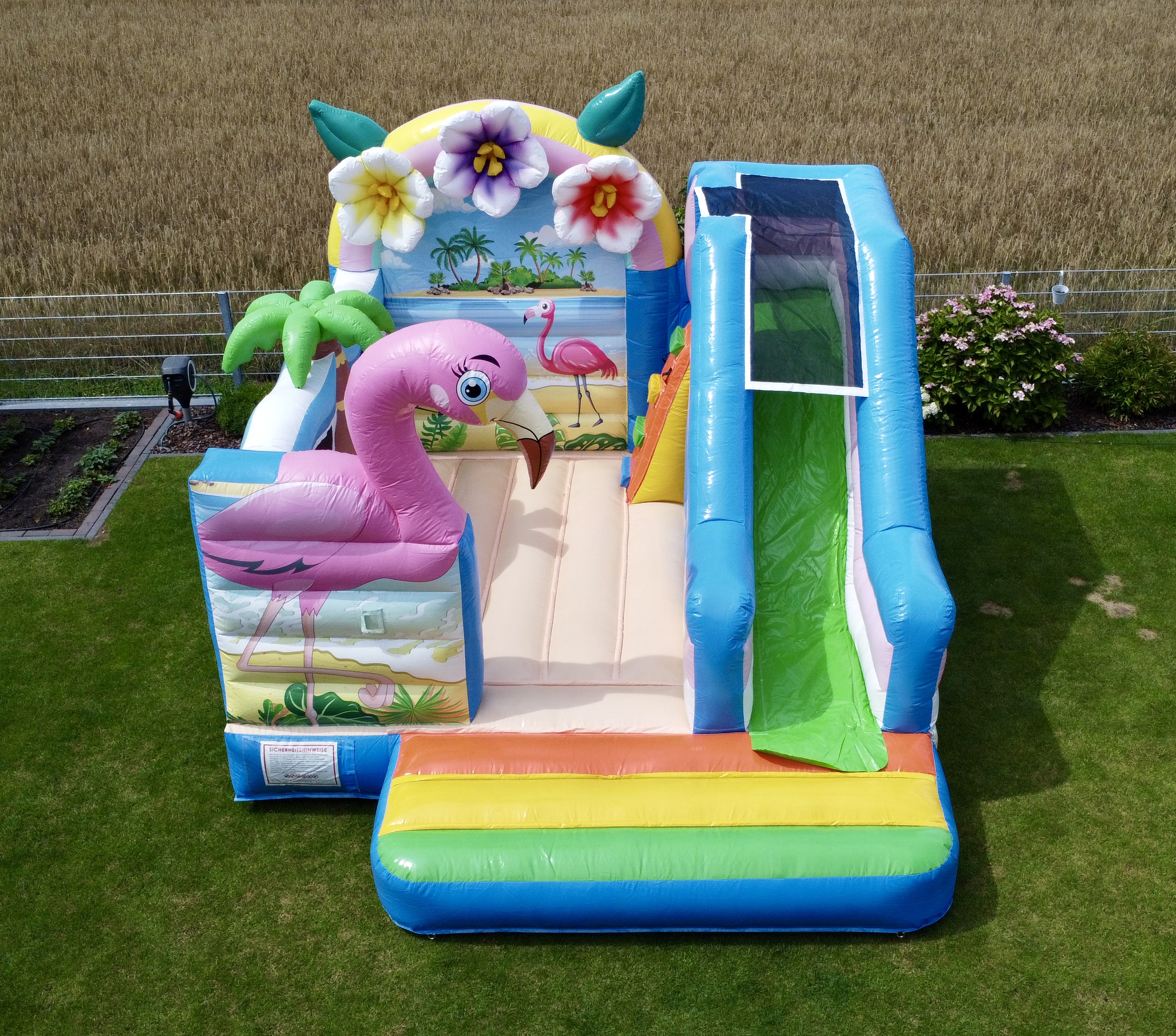 Strandparty mit Flamingo